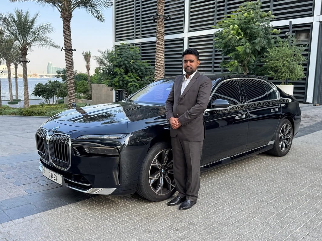 LuxuryRide - Premium Car with Driver